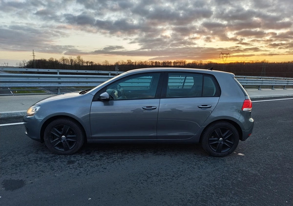 Volkswagen Golf cena 24500 przebieg: 240000, rok produkcji 2009 z Koszalin małe 232